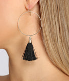 Tassel On Hoops is a trendy pick to create 2023 festival outfits, festival dresses, outfits for concerts or raves, and complete your best party outfits!