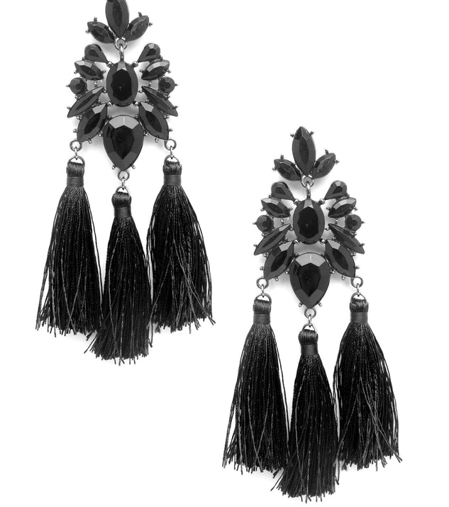 Two To Tassel Earrings is the perfect Homecoming look pick with on-trend details to make the 2023 HOCO dance your most memorable event yet!