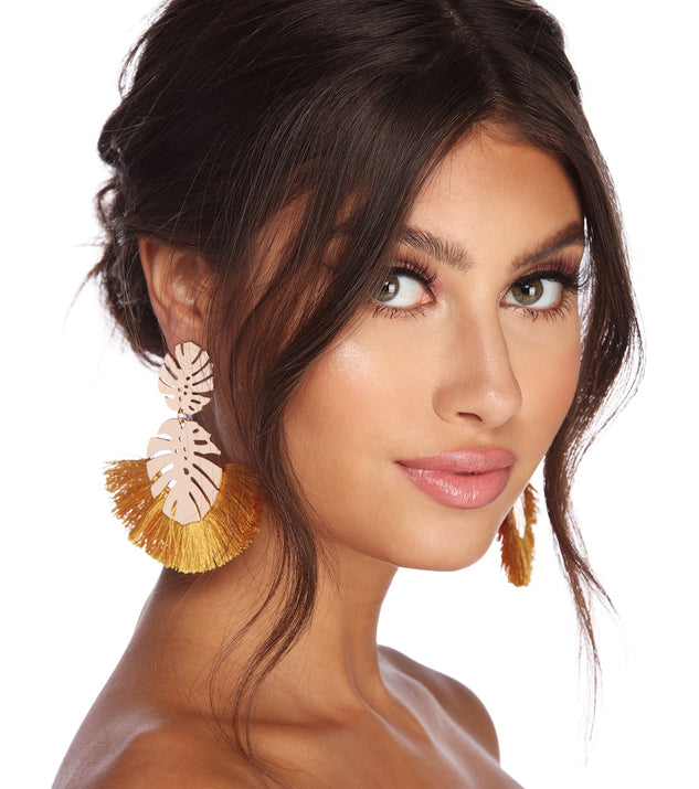 Tropic Tassel Fanned Earrings is a trendy pick to create 2023 festival outfits, festival dresses, outfits for concerts or raves, and complete your best party outfits!