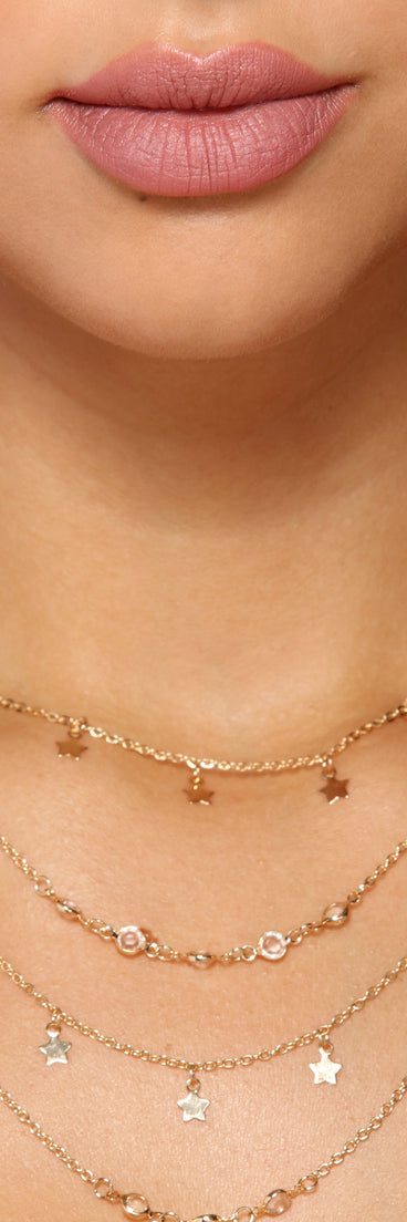 Seeing Stars Layered Necklace is the perfect Homecoming look pick with on-trend details to make the 2023 HOCO dance your most memorable event yet!
