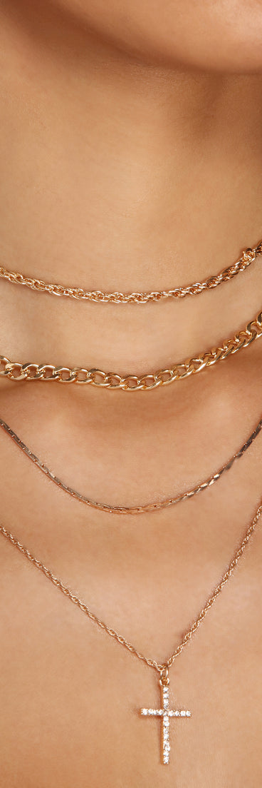 Stay Layered Necklace Pack is the perfect Homecoming look pick with on-trend details to make the 2023 HOCO dance your most memorable event yet!