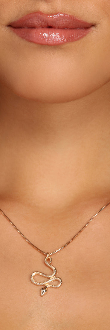 Dainty Snake Pendant Necklace for 2022 festival outfits, festival dress, outfits for raves, concert outfits, and/or club outfits