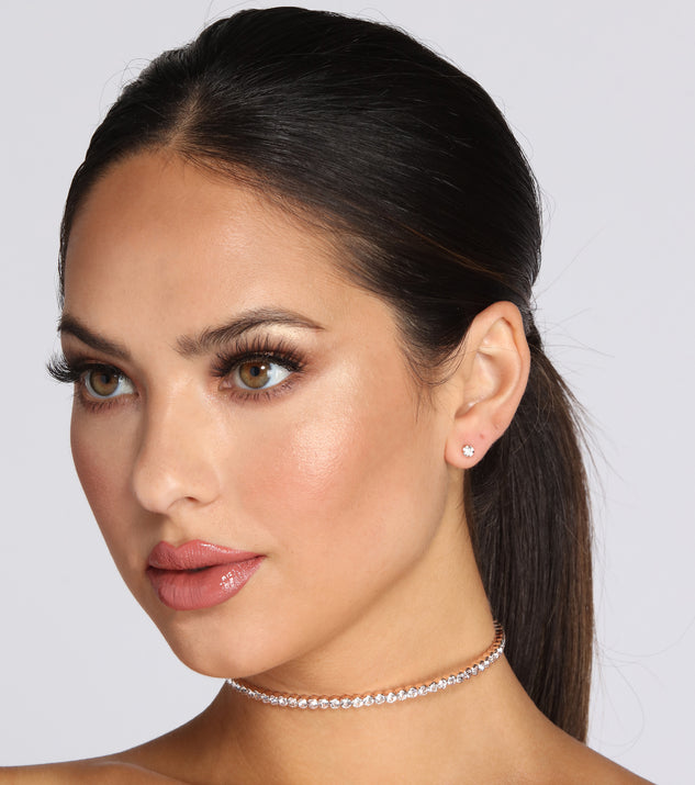 Dnt 4Get Abt Me Choker & Studs Set is the perfect Homecoming look pick with on-trend details to make the 2023 HOCO dance your most memorable event yet!