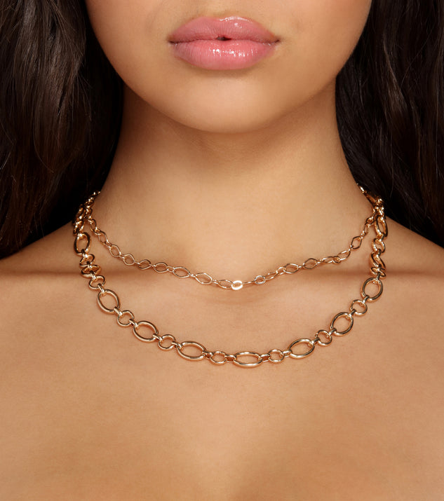 Chained To You Layered Necklace is the perfect Homecoming look pick with on-trend details to make the 2023 HOCO dance your most memorable event yet!