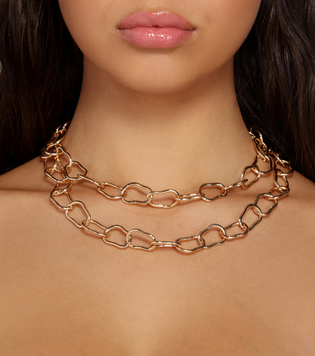 Command Chain Necklace Set is the perfect Homecoming look pick with on-trend details to make the 2023 HOCO dance your most memorable event yet!