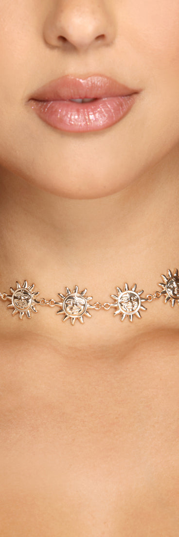 Hello Sunshine Choker is a trendy pick to create 2023 festival outfits, festival dresses, outfits for concerts or raves, and complete your best party outfits!