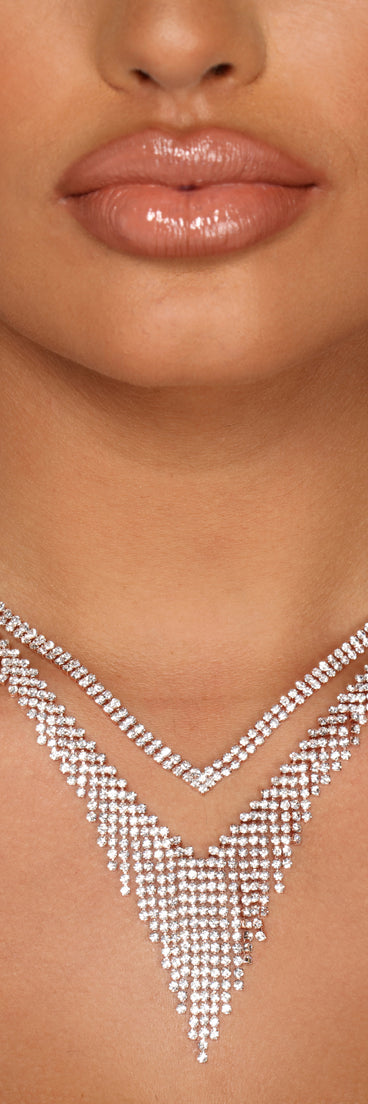 Layer on the Luxe Rhinestone Collar and Duster Earring Set creates the perfect New Year’s Eve Outfit or new years dress with stylish details in the latest trends to ring in 2023!