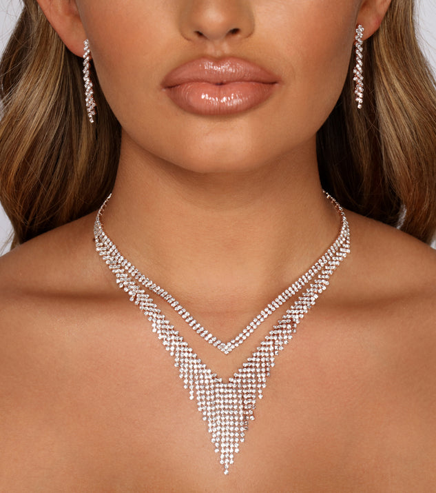 Layer on the Luxe Rhinestone Collar and Duster Earring Set creates the perfect New Year’s Eve Outfit or new years dress with stylish details in the latest trends to ring in 2023!