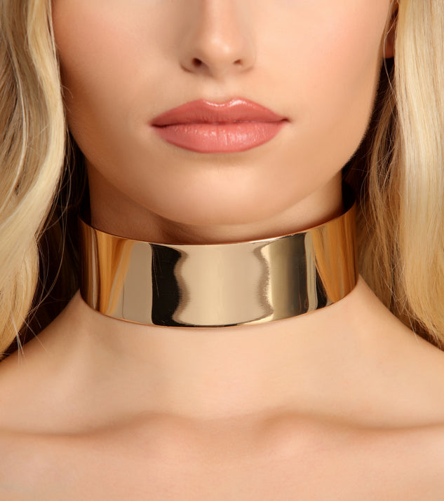 Stayin' Sleek Thick Choker is a trendy pick to create 2023 festival outfits, festival dresses, outfits for concerts or raves, and complete your best party outfits!