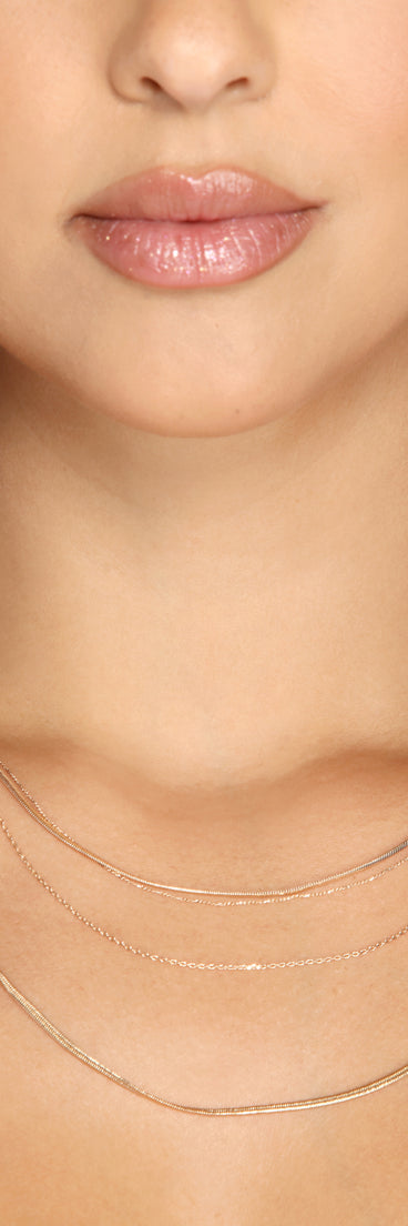 Four Row Dainty Chain Necklace is a fire pick to create 2023 festival outfits, concert dresses, outfits for raves, or to complete your best party outfits or clubwear!