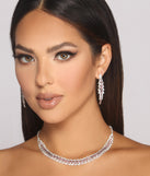 Two Tone Rhinestone Collar and Duster Set is the perfect Homecoming look pick with on-trend details to make the 2023 HOCO dance your most memorable event yet!