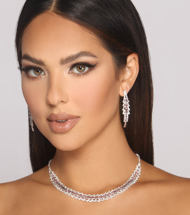Two Tone Rhinestone Collar and Duster Set is the perfect Homecoming look pick with on-trend details to make the 2023 HOCO dance your most memorable event yet!