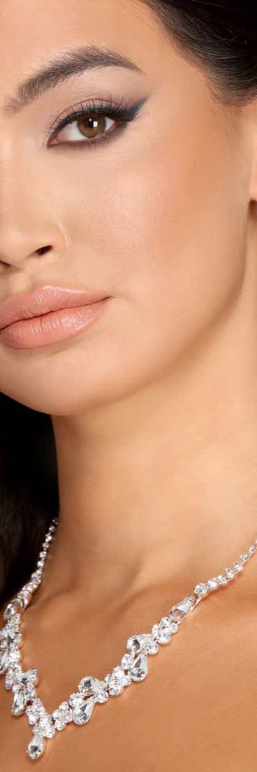 So Glamorous Necklace And Earring Set