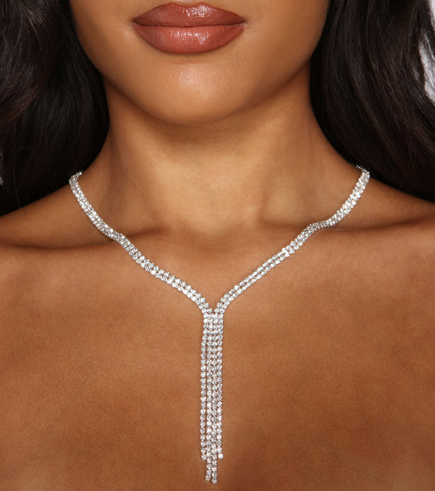 With Total Glam Girl Rhinestone Necklace as your homecoming jewelry or accessories, your 2023 Homecoming dress look will be fire!