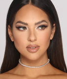With Luxe Square Rhinestone Choker as your homecoming jewelry or accessories, your 2023 Homecoming dress look will be fire!