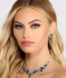 Glamorous Moment Rhinestone Collar and Earring Set is the perfect Homecoming look pick with on-trend details to make the 2023 HOCO dance your most memorable event yet!