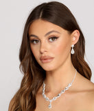 Moment For Glam Teardrop Lariat Necklace Set is a stunning choice for a bridesmaid dress or maid of honor dress, and to feel beautiful at Homecoming 2023, fall or winter weddings, formals, & military balls!