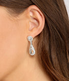 Moment For Glam Teardrop Lariat Necklace Set is a stunning choice for a bridesmaid dress or maid of honor dress, and to feel beautiful at Prom 2023, spring weddings, formals, & military balls!