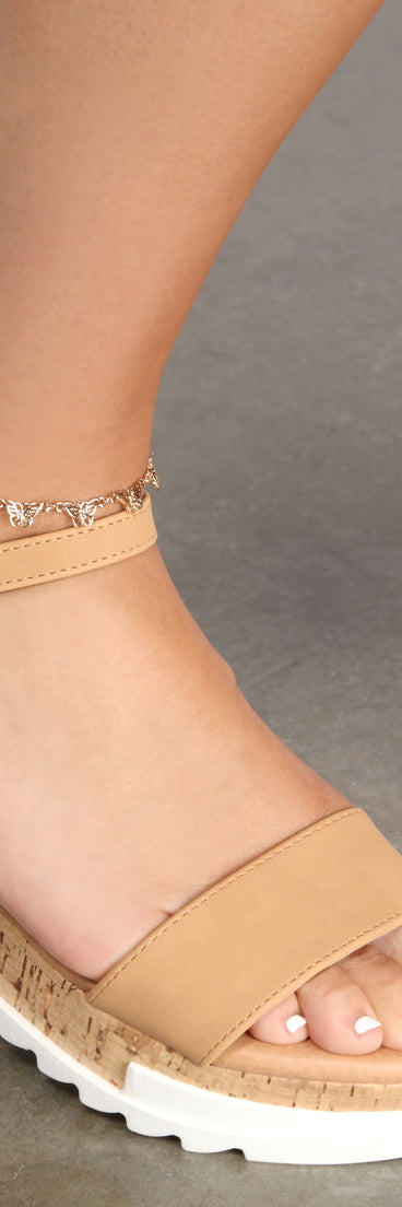Butterfly Charm Anklet is a trendy pick to create 2023 festival outfits, festival dresses, outfits for concerts or raves, and complete your best party outfits!