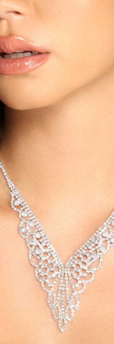 Rhinestone Marquise Collar and Duster Earring Set is the perfect Homecoming look pick with on-trend details to make the 2023 HOCO dance your most memorable event yet!