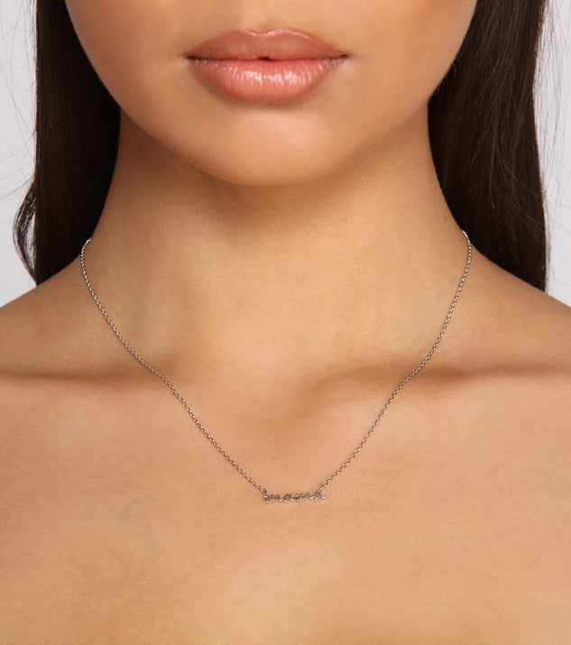 Dainty Mama Charm Necklace is a trendy pick to create 2023 festival outfits, festival dresses, outfits for concerts or raves, and complete your best party outfits!