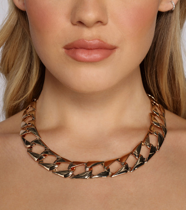 So Extra Chunky Chain Link Necklace is a trendy pick to create 2023 festival outfits, festival dresses, outfits for concerts or raves, and complete your best party outfits!