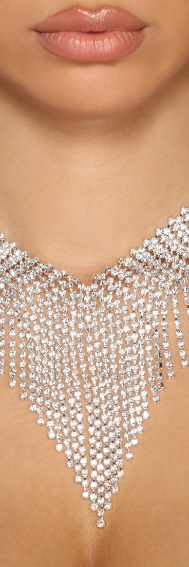 So Extra Rhinestone Statement Fringe Collar creates the perfect New Year’s Eve Outfit or new years dress with stylish details in the latest trends to ring in 2023!