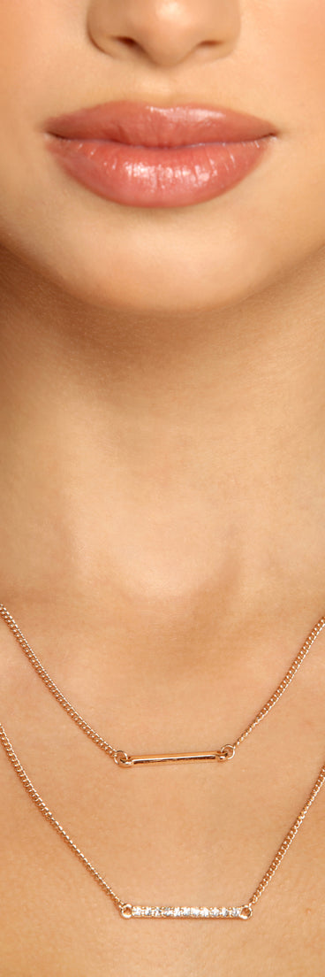 Dainty And Chic Two-Pack Necklace Set is a fire pick to create 2023 festival outfits, concert dresses, outfits for raves, or to complete your best party outfits or clubwear!