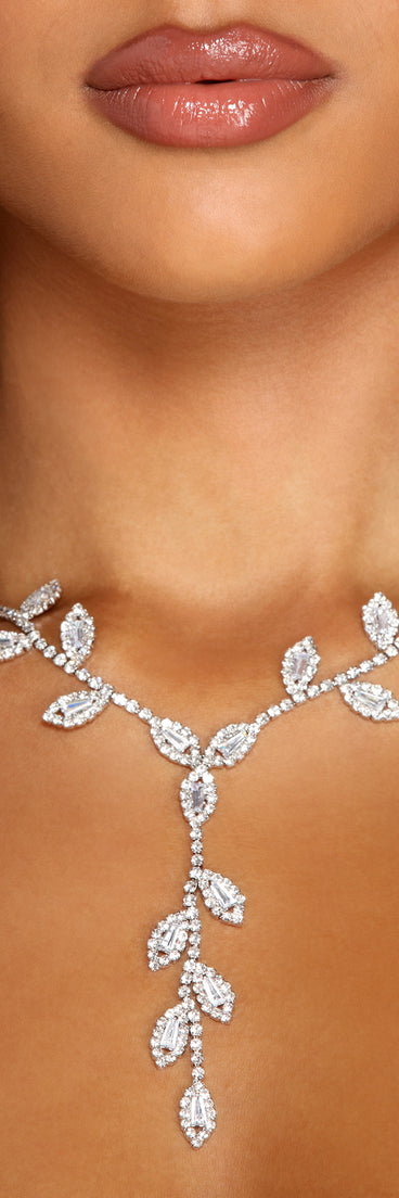So Luxe Rhinestone Leaf Collar