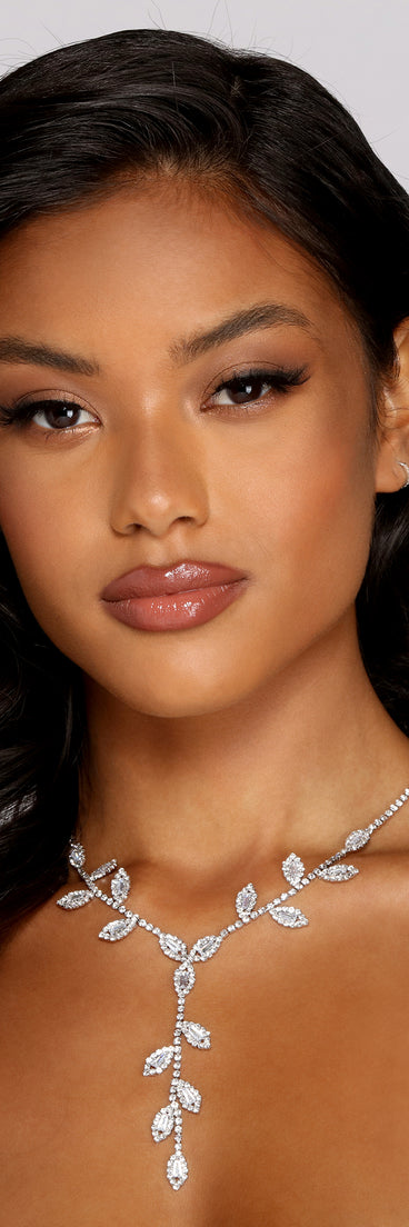 So Luxe Rhinestone Leaf Collar