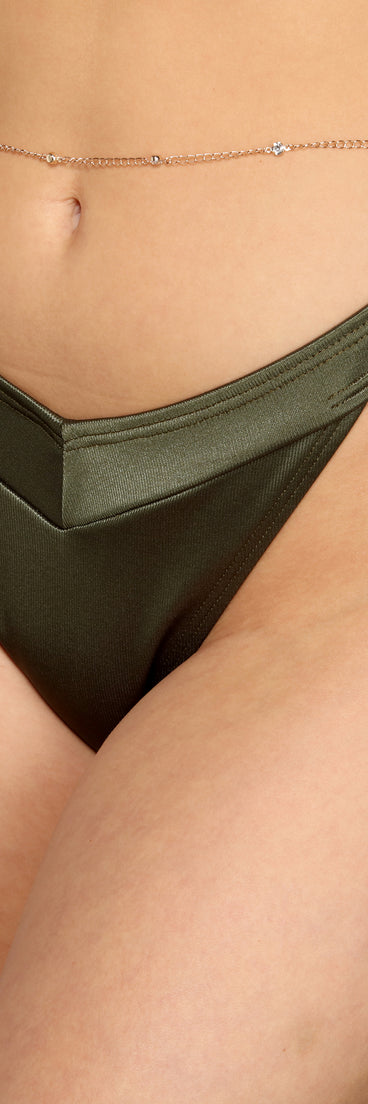 Trendy Vibes Rhinestone Belly Chain is a trendy pick to create 2023 festival outfits, festival dresses, outfits for concerts or raves, and complete your best party outfits!