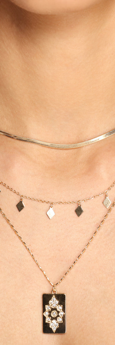 Diamond Girl Layered Pendant Necklace Set is a trendy pick to create 2023 festival outfits, festival dresses, outfits for concerts or raves, and complete your best party outfits!