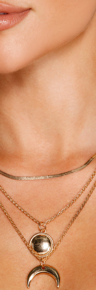 Glam and Bold Layered Charm Necklace is a trendy pick to create 2023 festival outfits, festival dresses, outfits for concerts or raves, and complete your best party outfits!