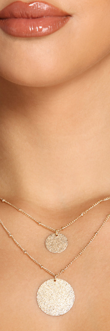 Chic Layered Coin Charm Necklace is a trendy pick to create 2023 festival outfits, festival dresses, outfits for concerts or raves, and complete your best party outfits!
