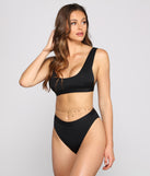 Captivating And Chic Belly Chain is a trendy pick to create 2023 festival outfits, festival dresses, outfits for concerts or raves, and complete your best party outfits!