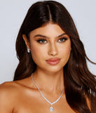 With Elegant Glamour Necklace And Earrings Set as your homecoming jewelry or accessories, your 2023 Homecoming dress look will be fire!