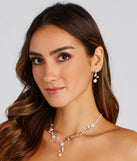 With Glamorous Floral Beauty Necklace And Earrings Set as your homecoming jewelry or accessories, your 2023 Homecoming dress look will be fire!