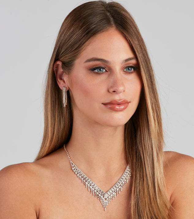 With Luxe Beauty Necklace And Earrings Set as your homecoming jewelry or accessories, your 2023 Homecoming dress look will be fire!