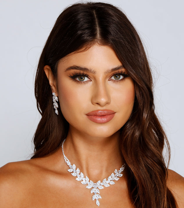 Elegant Stunner Necklace And Earrings Set