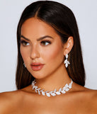 With Elegance Rhinestone Leaf Necklace and Earrings Set as your homecoming jewelry or accessories, your 2023 Homecoming dress look will be fire!
