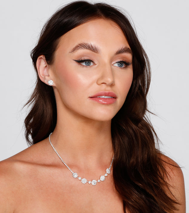 With Night To Remember Rhinestone Necklace and Earrings Set as your homecoming jewelry or accessories, your 2023 Homecoming dress look will be fire!