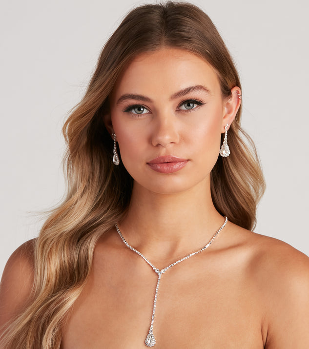 With Dripping In Glamour Necklace And Earrings Set as your homecoming jewelry or accessories, your 2023 Homecoming dress look will be fire!