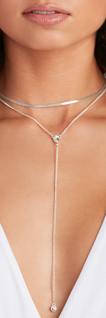 Dainty And Chic Necklace Set is the perfect Homecoming look pick with on-trend details to make the 2023 HOCO dance your most memorable event yet!