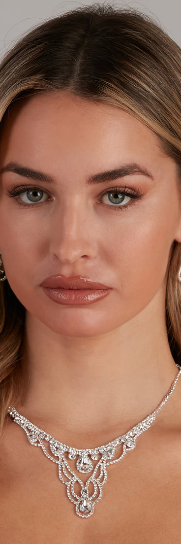 Queen For A Night Teardrop Necklace Set