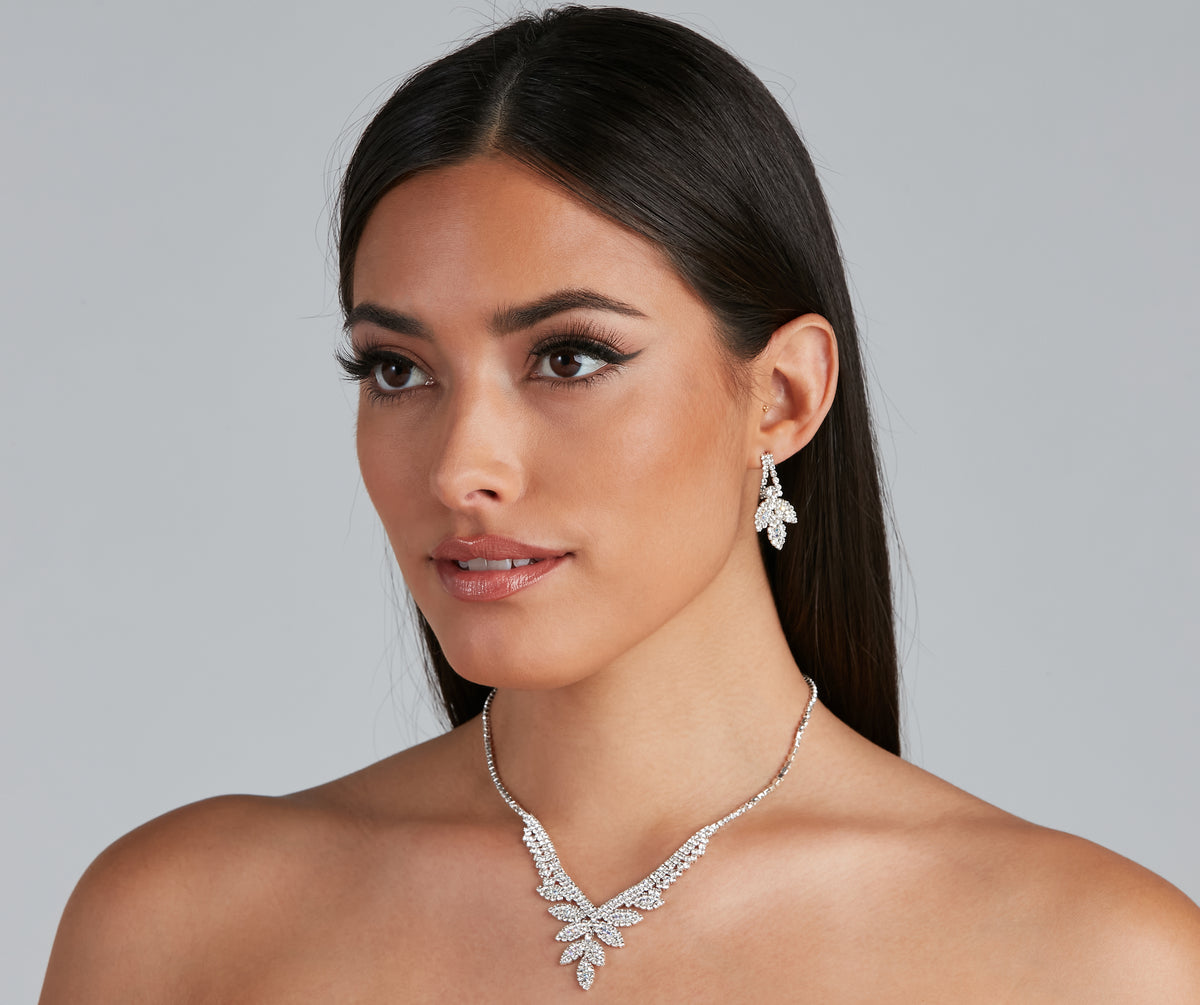 Sparkly Statements Collar Necklace And Earrings