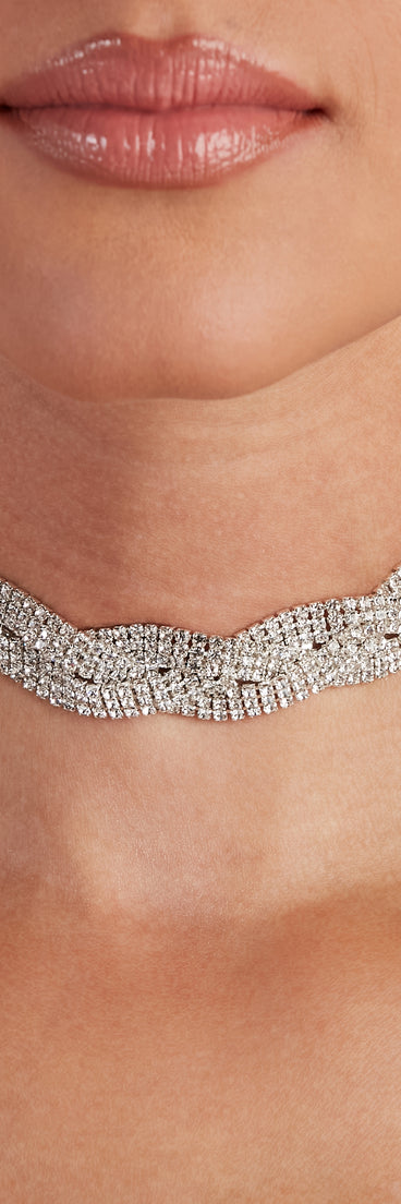 Beauty Queen Braided Choker is the perfect Homecoming look pick with on-trend details to make the 2023 HOCO dance your most memorable event yet!