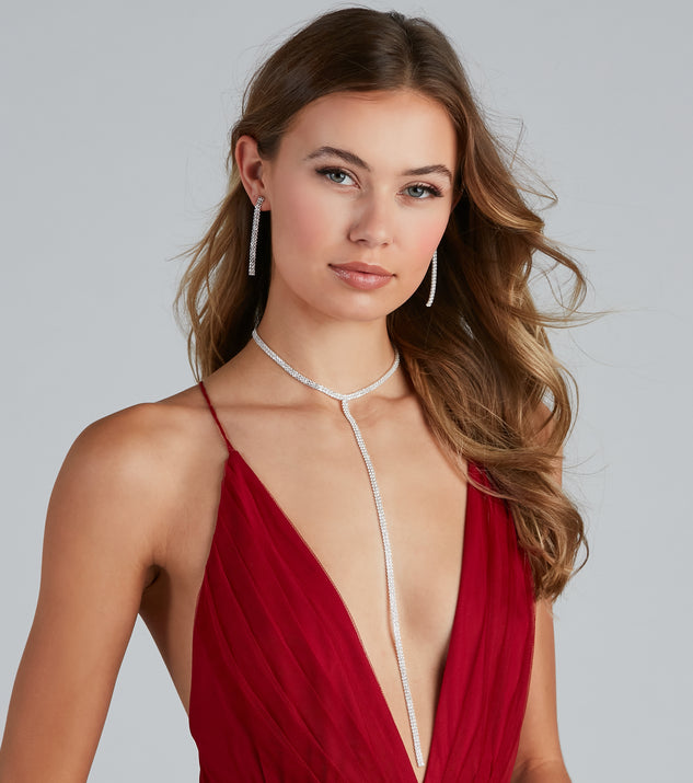 Glam Aspiration Rhinestone Necklace Set creates the perfect New Year’s Eve Outfit or new years dress with stylish details in the latest trends to ring in 2023!