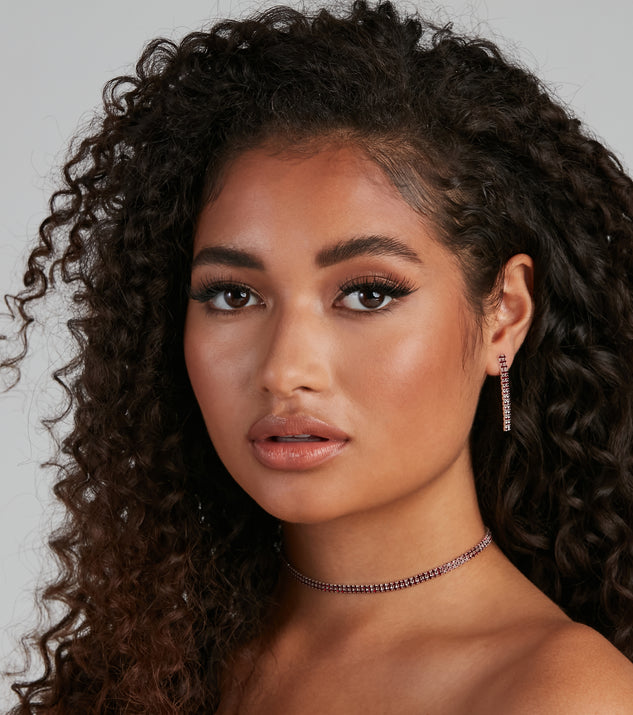 Pretty In Ruby Rhinestone Choker Set is the perfect Homecoming look pick with on-trend details to make the 2023 HOCO dance your most memorable event yet!