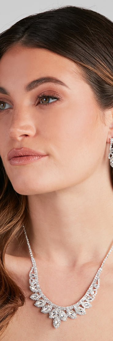 Grow Your Luxe Necklace Set is the perfect Homecoming look pick with on-trend details to make the 2023 HOCO dance your most memorable event yet!