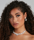 Teardrops of Glamour Collar Earring Set is the perfect Homecoming look pick with on-trend details to make the 2023 HOCO dance your most memorable event yet!